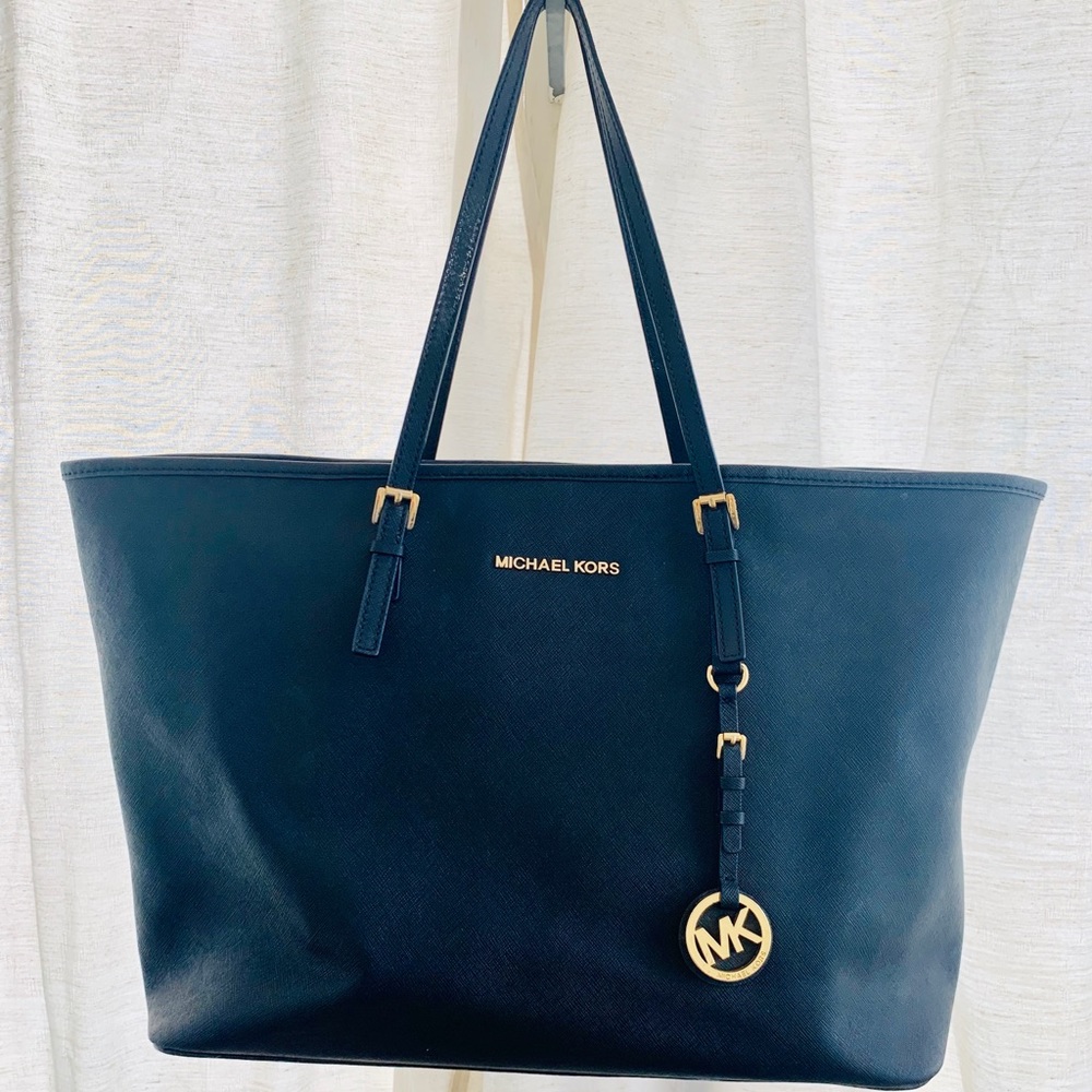 Black Michael Kors Jet Set tote bag